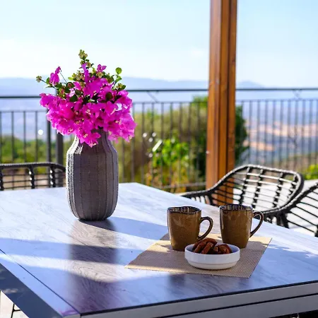 Gorgeous Villas For Larger Groups In The Hillside Sunsets Of Cyprus All Yours بيت للعطل *