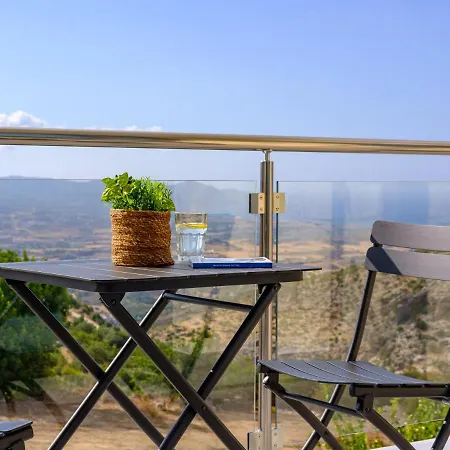 Gorgeous Villas For Larger Groups In The Hillside Sunsets Of Cyprus All Yours بيت للعطل